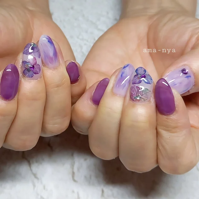 【紫陽花ネイル】
.
今年の梅雨は一瞬でしたね♡
.
❇
❇
大阪 堺市 ネイル&セラピーサロンama-nya(あまーにゃ)
❇
↓フォロープリーズ
@amayuki.lululun

#nail #フレンチネイル #紫陽花ネイル #夏ネイル#ネイル#大人ネイル#上品ネイル#堺市ネイルサロン#なかもずネイルサロン